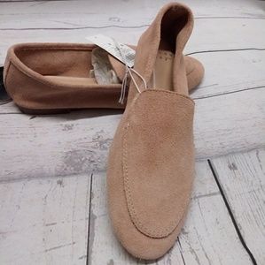 New women's size 8.5 color pink